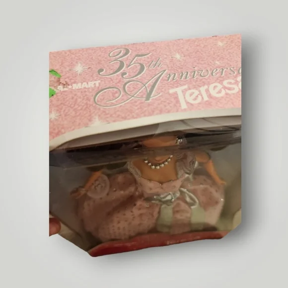 Collectible Barbie - Walmart 35th Anniversary Special Edition Teresa Doll - Picture 12 of 14